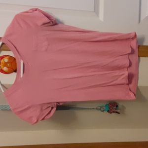 Pink tshirt